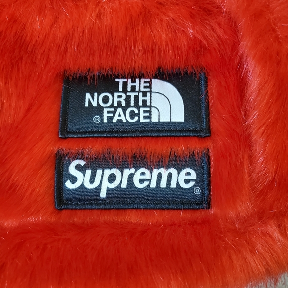 North Face x Supreme Faux Fur bag - Picture 3 of 6